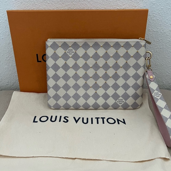 Louis Vuitton City Pochette Pouch *RARE* - Picture 2 of 8